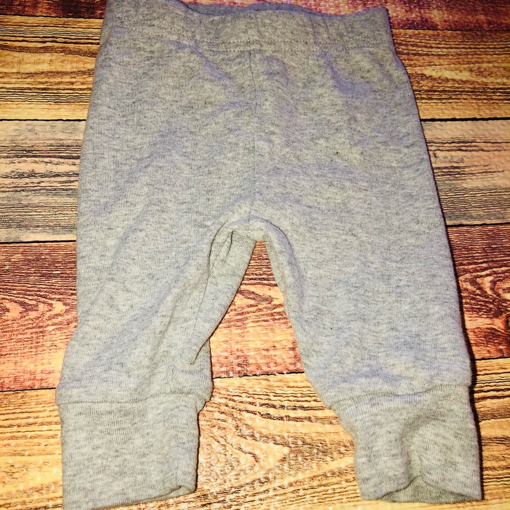 CARTERS MATCHING SET - Picture 3 of 3